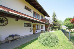 Eingang mit Garten_