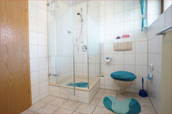  mit Duschbad_