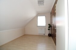 Schlafzimmer  2 OG