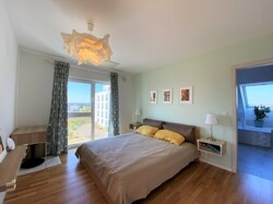 Schlafzimmer DG