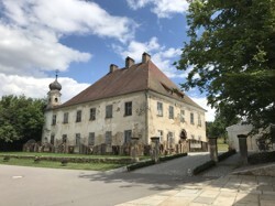 35 Zugang Schloss