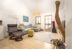 4 Wohnzimmer