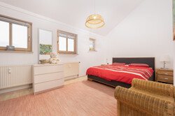 7 Schlafzimmer