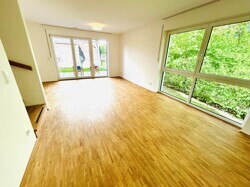 Im Erdgeschoss - Ihr Wohnzimmer gen Terrasse & Garten