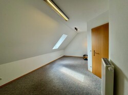 21 Schlafzimmer Wohnung 2 DG