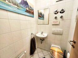 Ihr Gäste WC