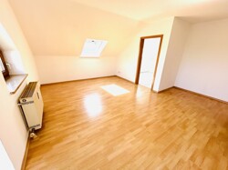 Ihr Wohnzimmer gen Küche