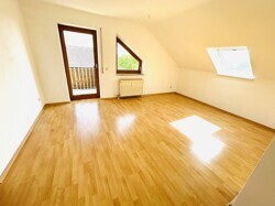 Ihr Wohnzimmer gen Balkon