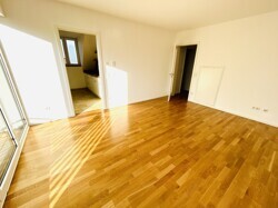 Ihr Wohnzimmer gen Küche & Diele