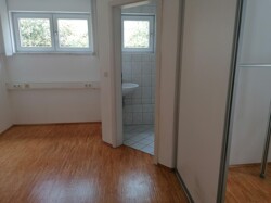 Arbeitszimmer mit Bad