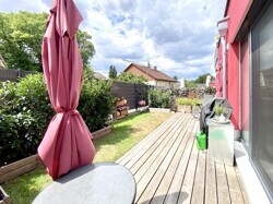 Terrasse m Garten