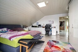 Schlafzimmer DG