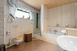 Badezimmer EG