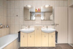 Badezimmer EG