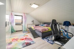 Schlafzimmer DG