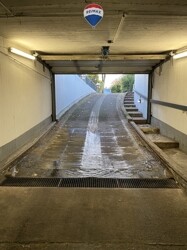 Tiefgarage Tor