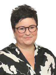 Alexandra Romahn, Ihre Immobilienmaklerin -freig