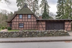 Blick von der Straßenseite