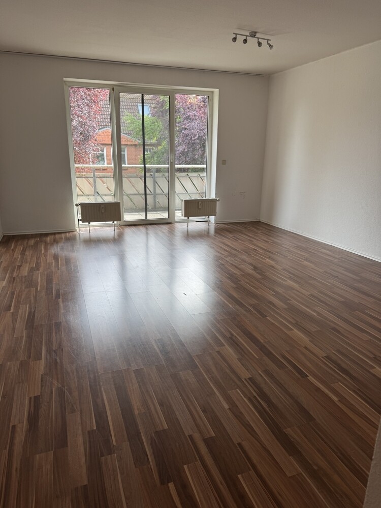 Helles, großes Wohnzimmer