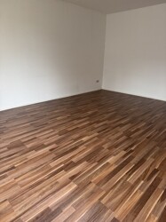 Wohnzimmer Platz für ein grosses Sofa