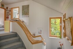 Treppe ins Obergeschoss