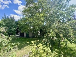 Garage und Gartenhaus