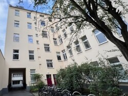 Vorderhaus mit Durchgang