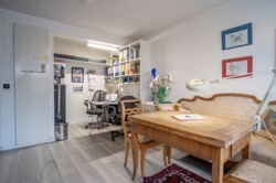 Arbeits- Kinderzimmer EG mit Zugang zum Balkon