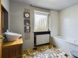 Badezimmer EG