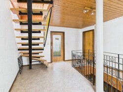 Treppe zum Dachgeschoss