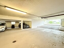 Tiefgaragenstellplatz_Weitwinkel