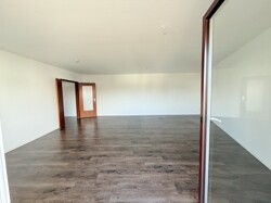 Wohn-Schlaf-Esszimmer
