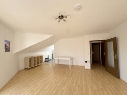 Wohn/Schlafzimmer