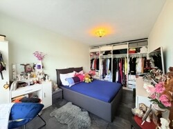 Schlafzimmer Eltern