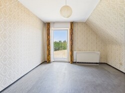 Schlafzimmer zum Balkon OG