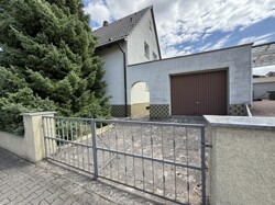 Einfahrt zur Garage