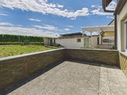 Aussicht Terrasse zum Schuppen