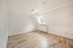  Schlafzimmer DG