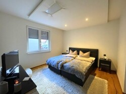 Schlafzimmer mit Ankleideraum (EG)