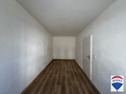 gepflegtes Zimmer 1. OG