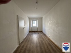 gepflegtes Zimmer 1. OG