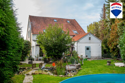 Haus_außen_Garten_2