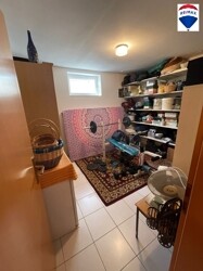 Kinderzimmer/Abstellraum Keller