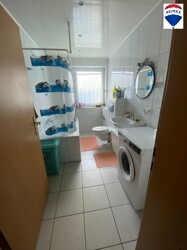 Bad mit Badewanne