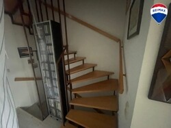Treppe ins Obergeschoss