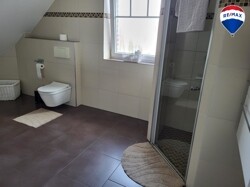 Badezimmer & Dusche
