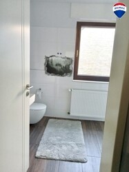 Badezimmer mit Dusche