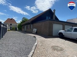 Doppelgarage/Einfahrt