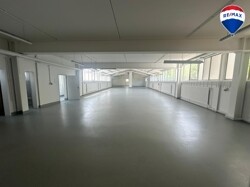 Lagerhalle Unten