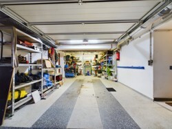 Blick in die große Garage